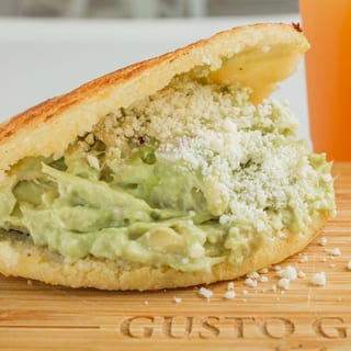 #11 AREPA REINA PEPEADA